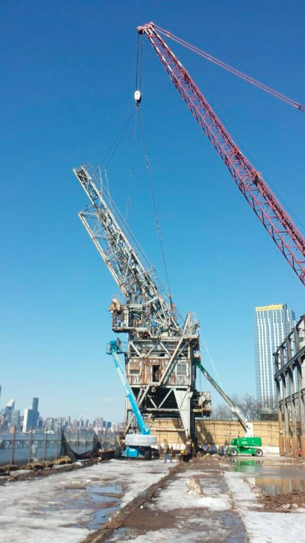 Crane Used In Rigging Services
