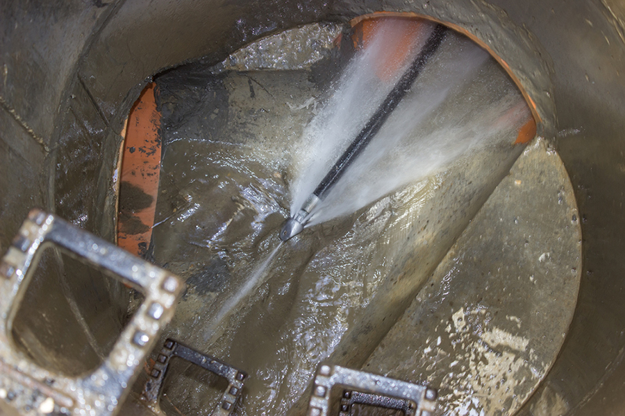 confined space, clean up of underground clarification tanks