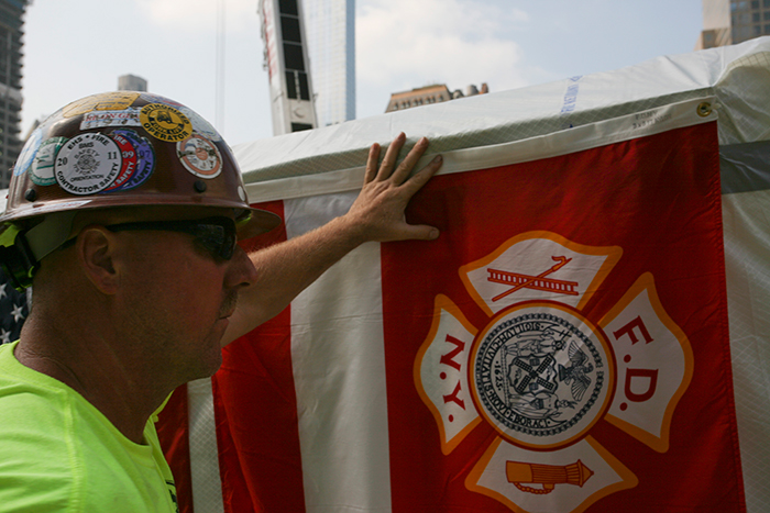 Rigging FDNY Ladder 3 Into WTC Memorial Museum in  New York City (NYC)